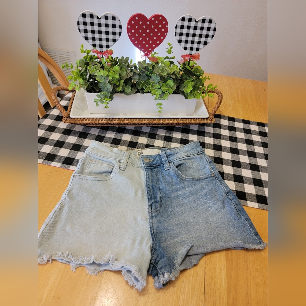 RSQ Jean shorts size 25